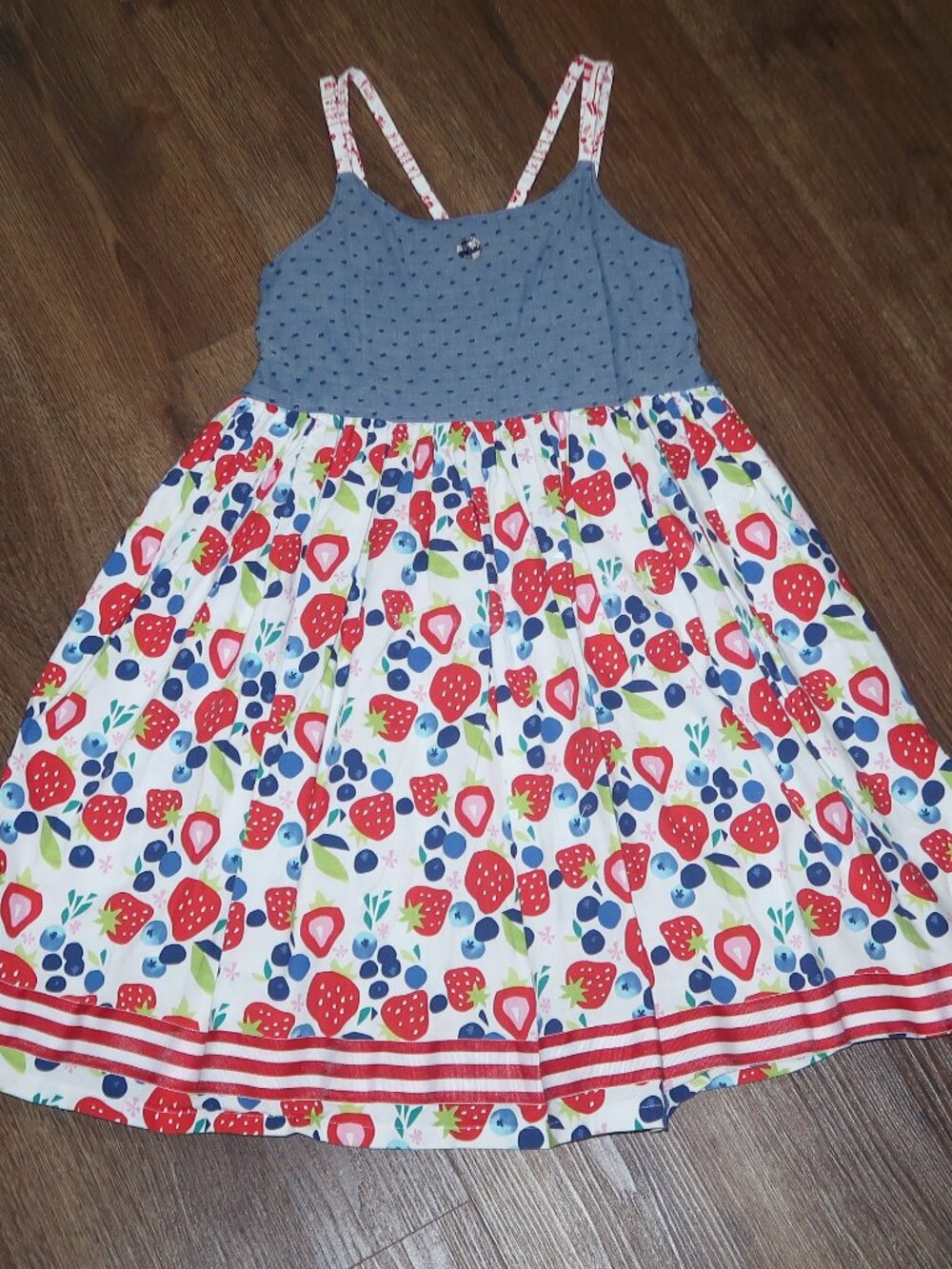Girls Quinn's Closet Strawberry Blueberry Fruit Summer Dress Red White Blue sz 8